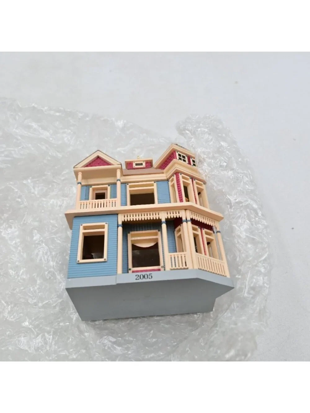 Hallmark Keepsake Victorian Home Ornament Collectors Series Vintage 2005